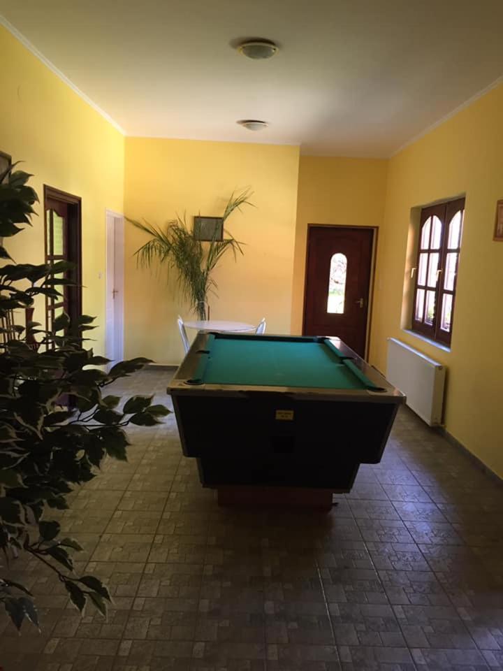 Hubertus Vendégház Parád Esterno foto