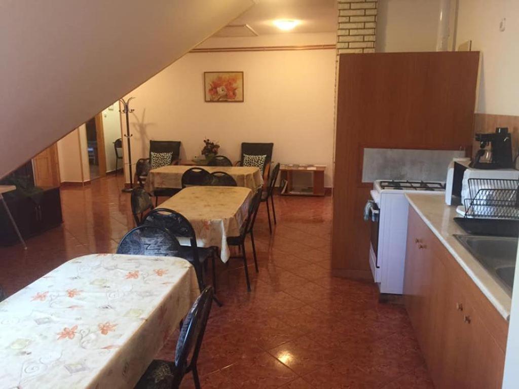 Hubertus Vendégház Parád Esterno foto
